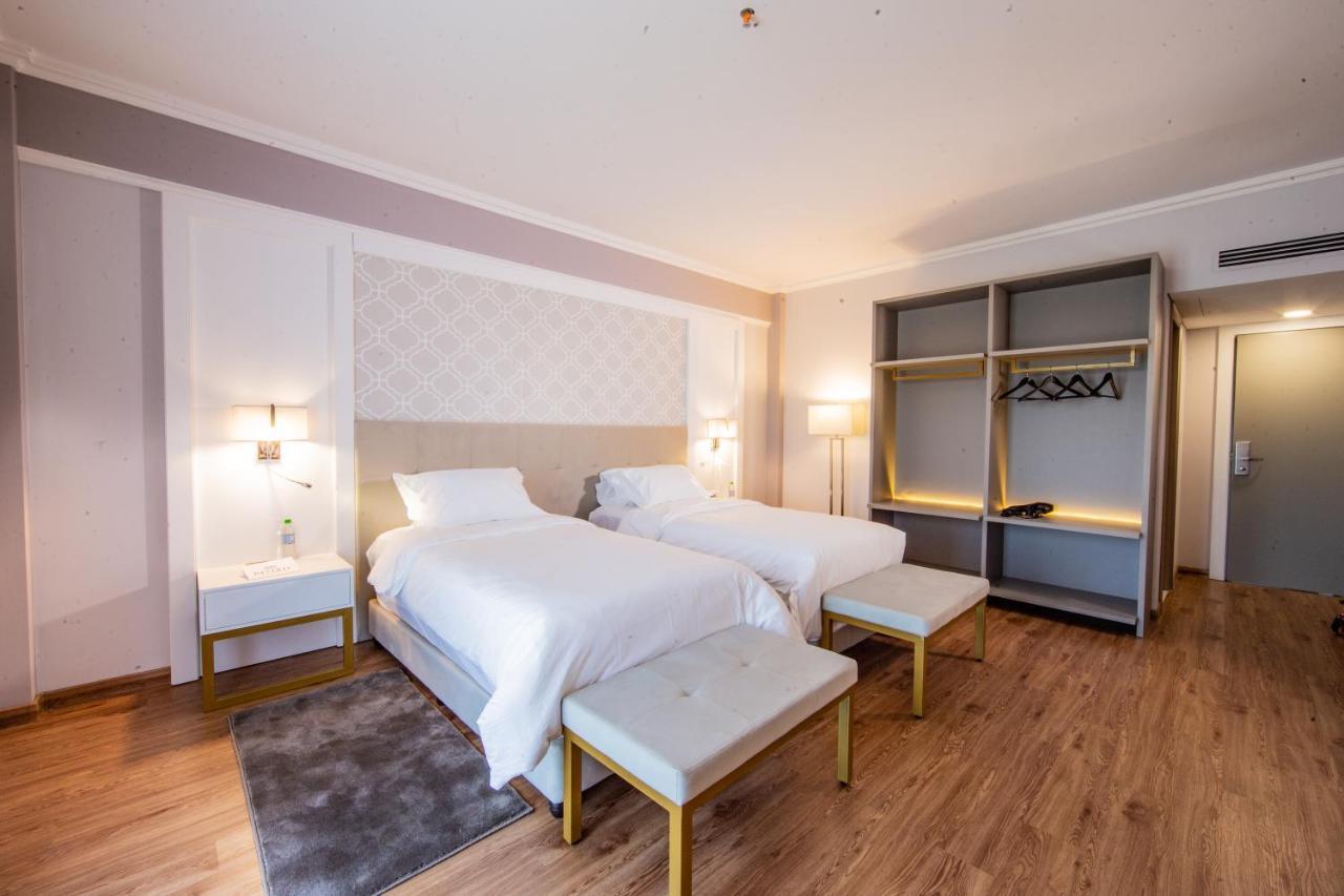 Bisinii Boutique Hotel Сиудад дел Есте Екстериор снимка